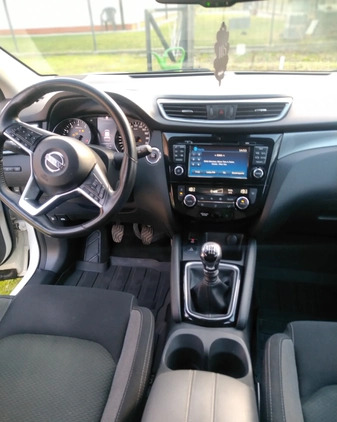 Nissan Qashqai cena 82500 przebieg: 77000, rok produkcji 2018 z Trzebnica małe 22